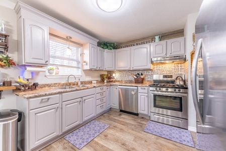 Home in a Subdivision in West Plains Missouri - image 18