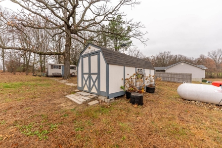 Home in a Subdivision in West Plains Missouri - image 7