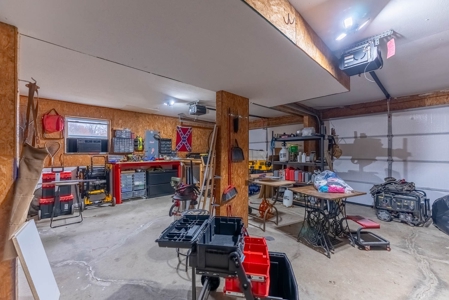 Home in a Subdivision in West Plains Missouri - image 37