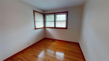 Home for Sale in North End Sarnia, Ontario - image 15