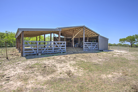 South Texas Ranch For Sale in Bee County Near Corpus Christi - image 39
