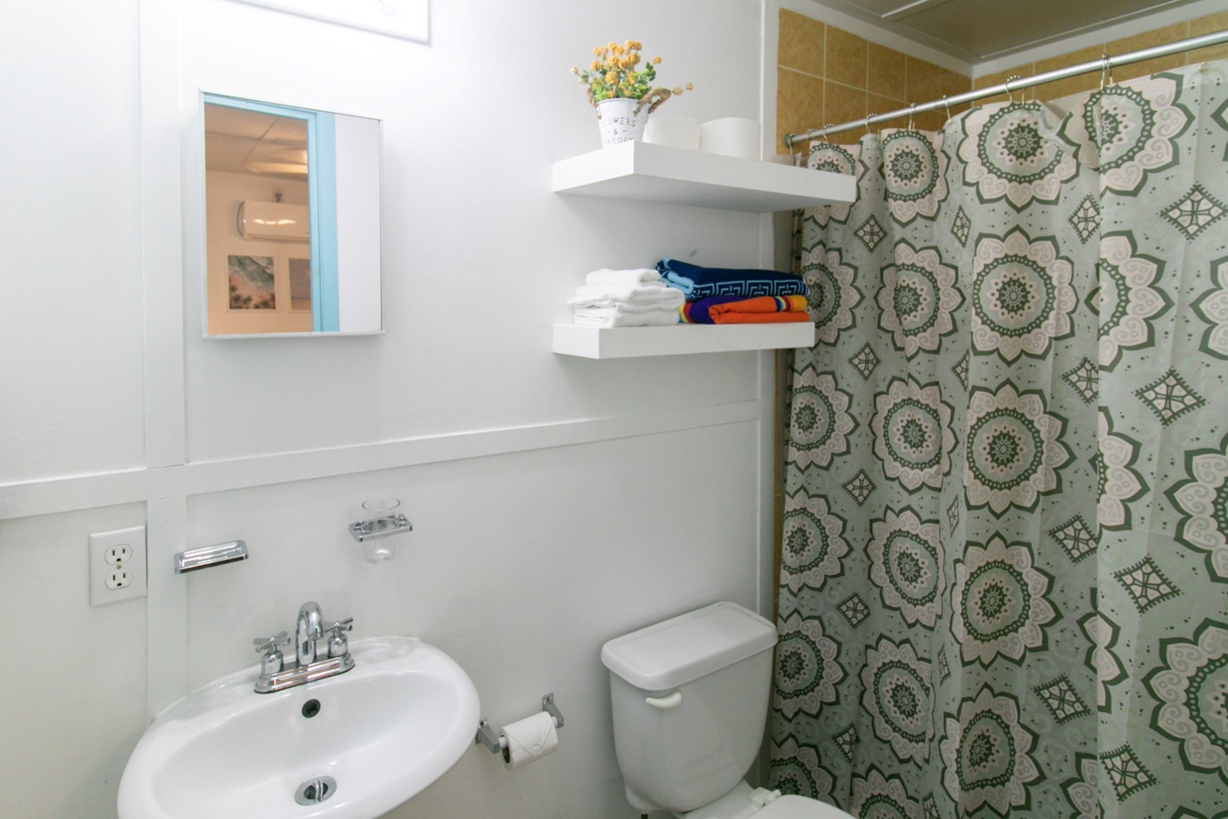 Income-Ready Titled 5-Unit Rental — Bocas Town, Isla Colón - 13
