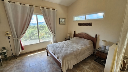 Beautiful 3 bedroom house in Altos Del Maria - image 25