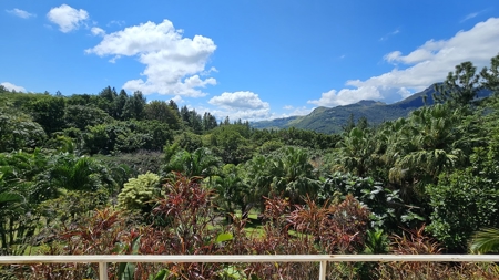 Beautiful 3 bedroom house in Altos Del Maria - image 1