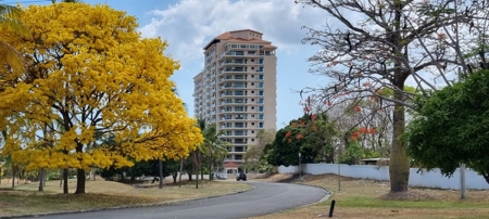 Ocean view Condo in Vistamar Golf, Beach & Marina, Panama - image 1