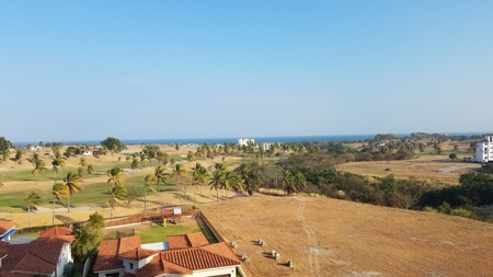 Ocean view Condo in Vistamar Golf, Beach & Marina, Panama - image 2