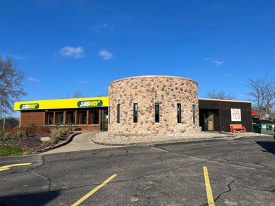 Commercial Building For Sale in the Village of Iola - image 1