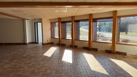 Commercial Building For Sale in the Village of Iola - image 6