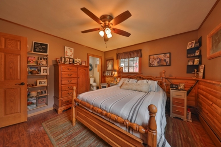 Charming Country Home with Trophy Whitetail Hunting in Junea - image 15