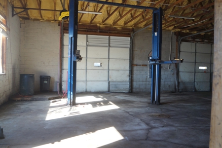 Commercial Building And Land In Arkansas - image 21