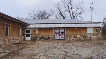 Commercial Building And Land In Arkansas - image 3