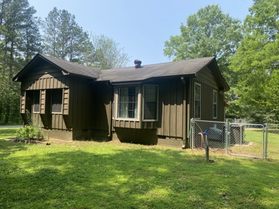 Country Home For Sale In Tn With Equipment Shed & Storage - image 36