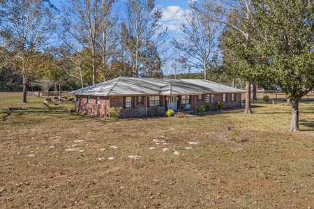 Country Home on 5 Acres in Trenton, FL - image 4