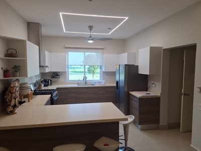 Fire Sale! Stunning 3-Bedroom Duplex in Casamar, San Carlos - image 15