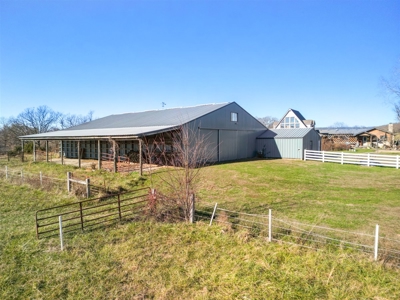 Extraordinary Horse or Hobby Farm with 27.75 Acres, Texas Co - image 47