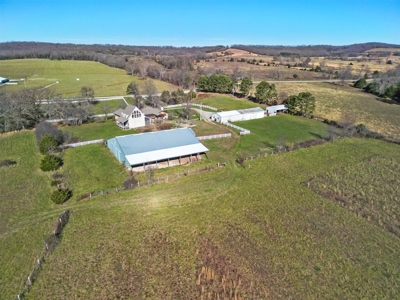 Extraordinary Horse or Hobby Farm with 27.75 Acres, Texas Co - image 4