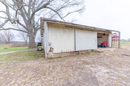 Farmhouse and Hobby Farm in Howell County Missouri - image 26