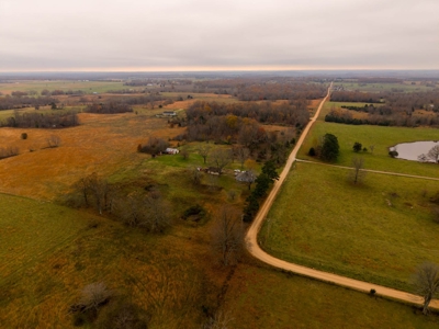Farmhouse and Hobby Farm in Howell County Missouri - image 34