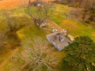 Farmhouse and Hobby Farm in Howell County Missouri - image 36