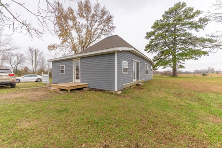Farmhouse and Hobby Farm in Howell County Missouri - image 6