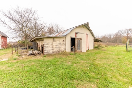 Farmhouse and Hobby Farm in Howell County Missouri - image 30