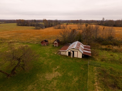 Farmhouse and Hobby Farm in Howell County Missouri - image 41