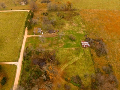 Farmhouse and Hobby Farm in Howell County Missouri - image 46