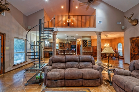 Ranch Style Home on 11.59 Acres in Nueces County, TX - image 15