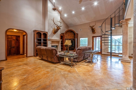 Ranch Style Home on 11.59 Acres in Nueces County, TX - image 13