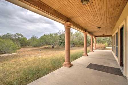 Ranch Style Home on 11.59 Acres in Nueces County, TX - image 4