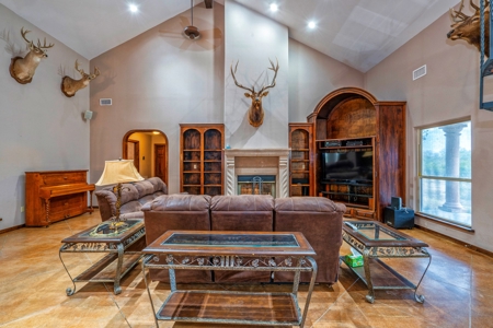 Ranch Style Home on 11.59 Acres in Nueces County, TX - image 18