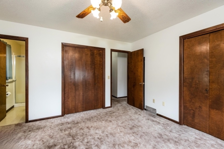 Home For Sale In Harlan, Iowa - image 13