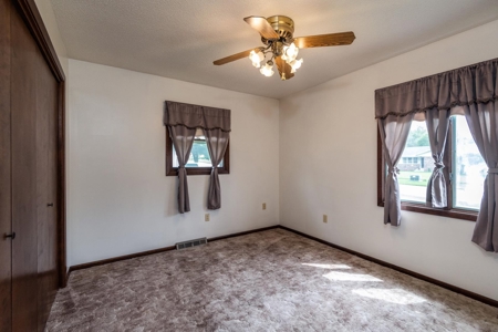 Home For Sale In Harlan, Iowa - image 15