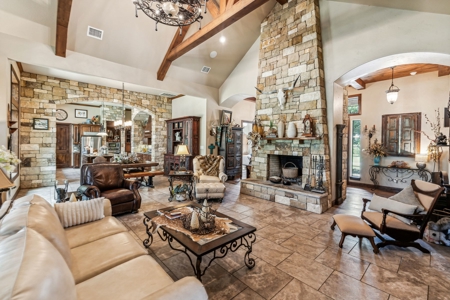 Hill country retreat! - image 31