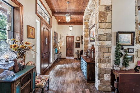 Hill country retreat! - image 13