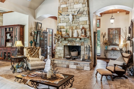 Hill country retreat! - image 32