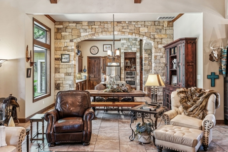 Hill country retreat! - image 30