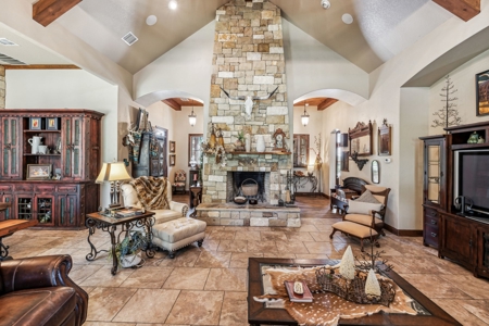 Hill country retreat! - image 34