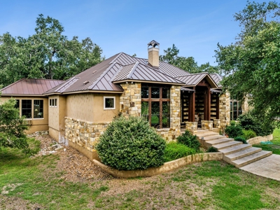 Hill country retreat! - image 11