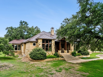 Hill country retreat! - image 10