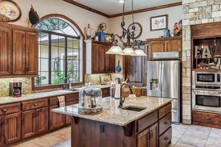 Hill country retreat! - image 43