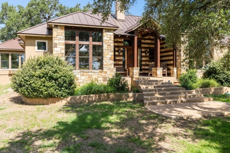 Hill country retreat! - image 3