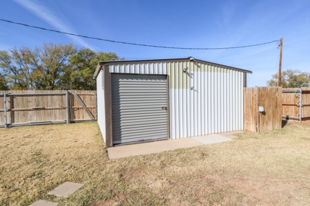LOWER PRICE Bailey County Home on 5 Acres w/Amazing Barn! - image 26