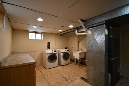 4 Bedrooms 2 Full 1/2 Bathrooms Glendive, MT - image 18