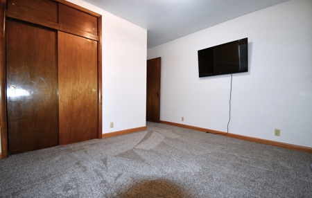 4 Bedrooms 2 Full 1/2 Bathrooms Glendive, MT - image 9