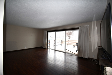 4 Bedrooms 2 Full 1/2 Bathrooms Glendive, MT - image 6