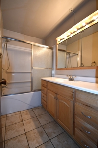 4 Bedrooms 2 Full 1/2 Bathrooms Glendive, MT - image 10