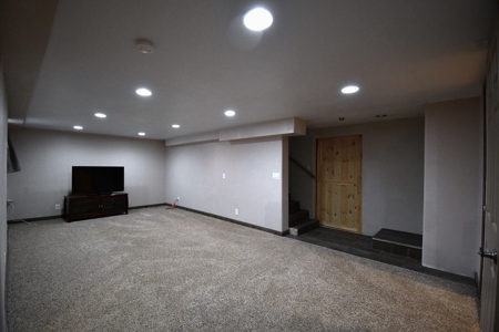 4 Bedrooms 2 Full 1/2 Bathrooms Glendive, MT - image 12