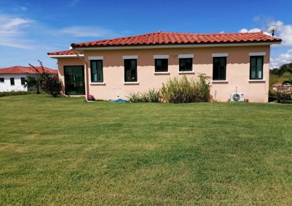 Modern Home with Spacious Backyard at Hacienda Pacífica - image 3