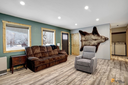 Home for Sale on Large Lot in Chugiak, AK - image 7